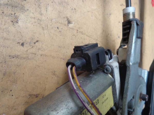 LEVE VITRE FORD FOCUS 2004 5 PORTES AVANT DROIT - Vue 3